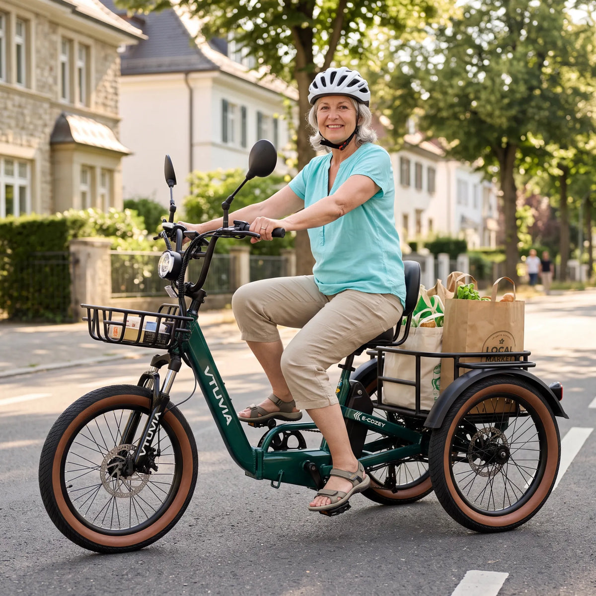 VTUVIA E-Cozy Electric Trike